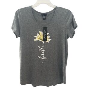NWT Delusional Daisy Faith Graphic Short Sleeve Gray T-Shirt Women’s‎ Size Large